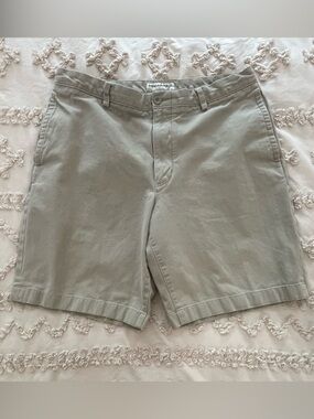 Banana Republic Men's Flat Front Shorts - Light Taupe